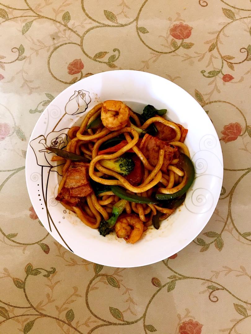 🔥爆好吃的黑椒虾仁炒乌冬面㊙️吃一口就沦陷❗️
