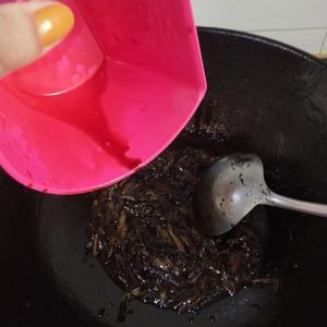 简版速成的葱油拌面的做法 步骤4