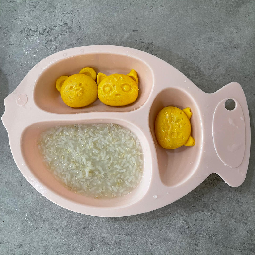 宝宝辅食-胡萝卜蛋黄蒸糕