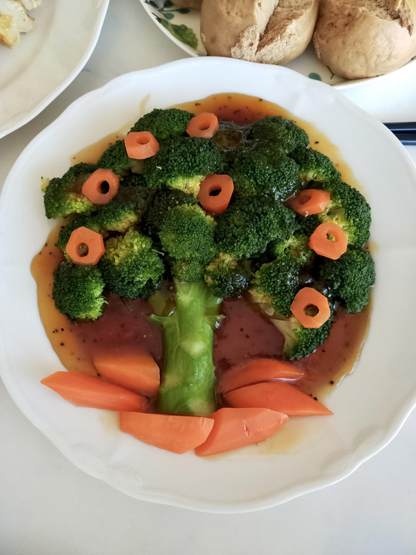 yenyenagust做的西兰花发财树