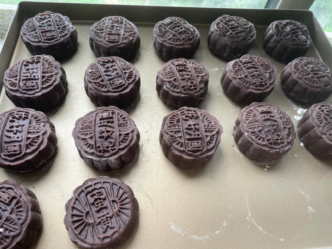 巧克力奶酪椰蓉拉丝月饼