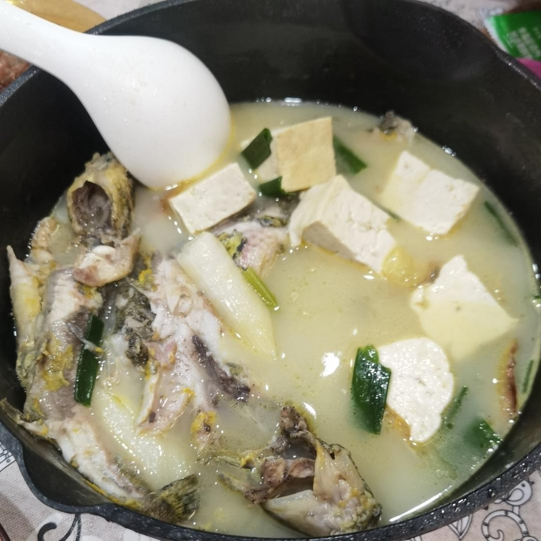 昂刺鱼豆腐汤（黄辣丁）