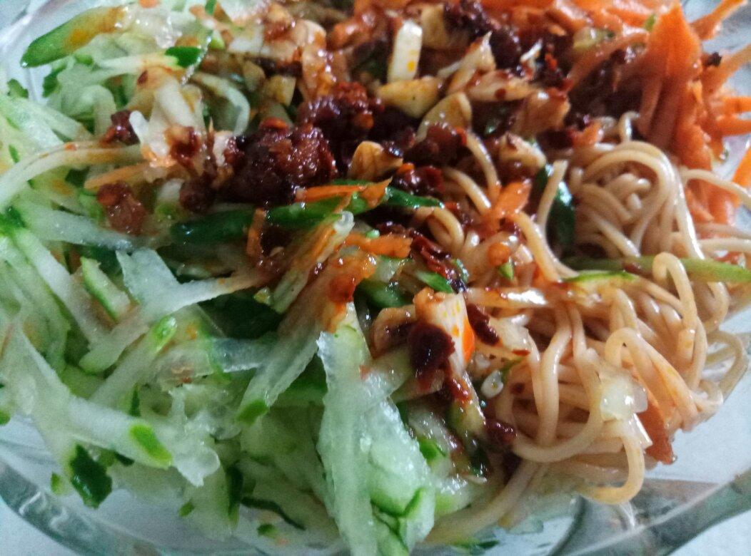 夏日快手凉拌面