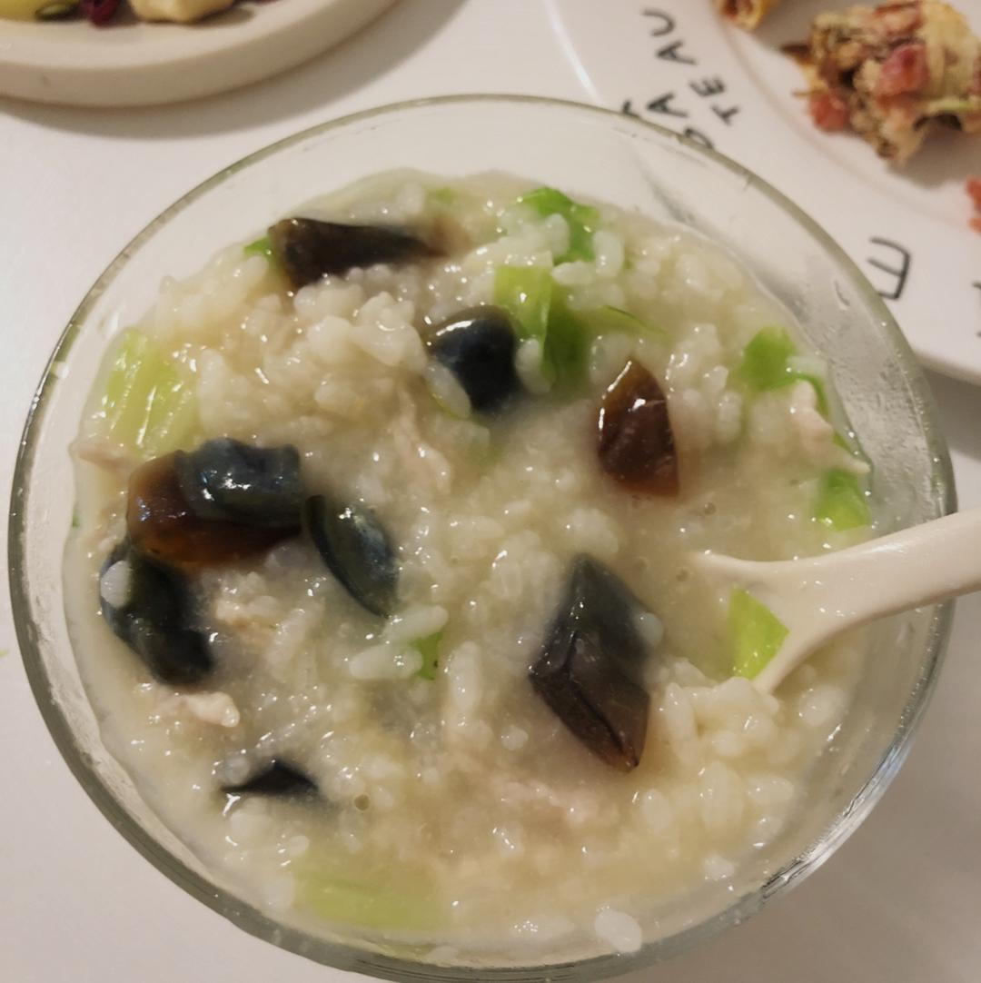 花落夕暮做的皮蛋瘦肉粥