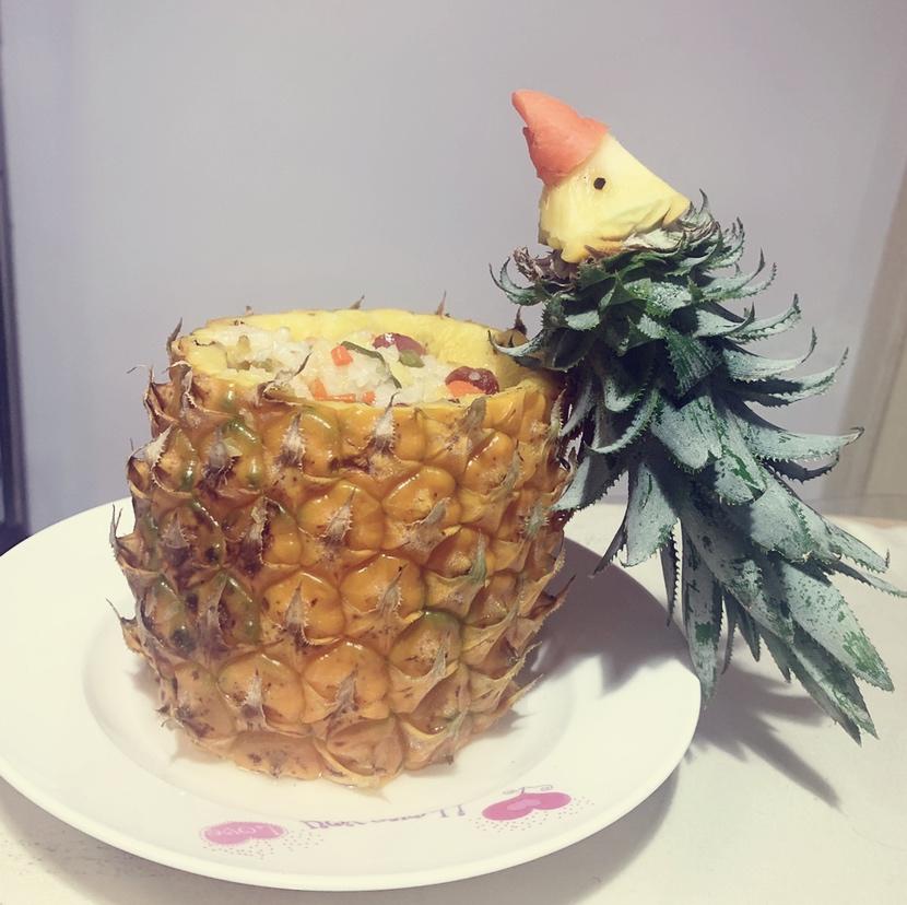 鸟语花香菠萝炒饭