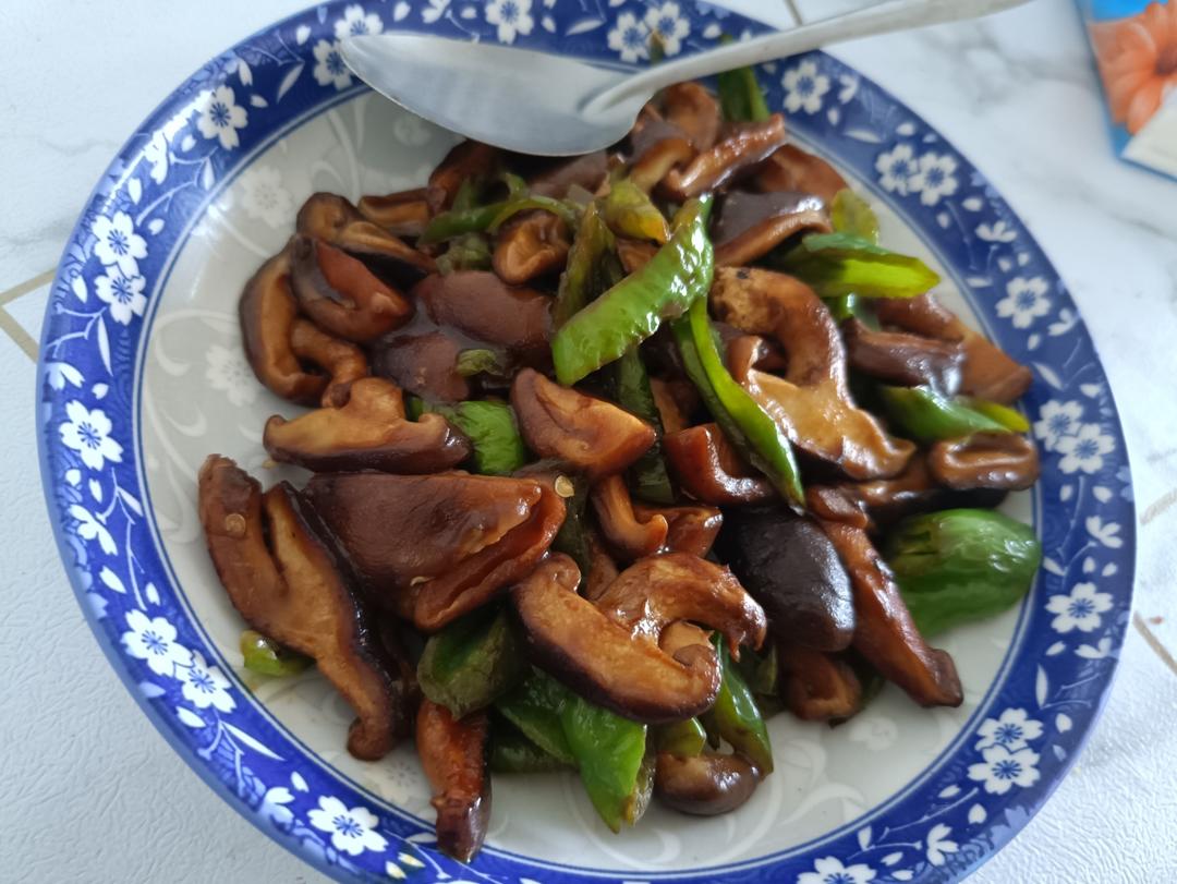 香菇这样炒比肉都好吃😋素炒香菇