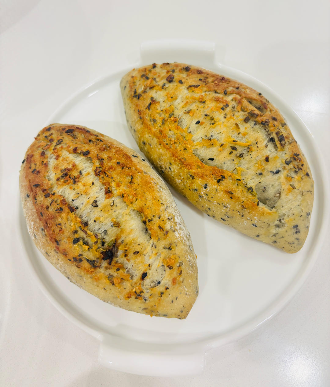 『别有深味』简单版法式黑芝麻蒜香咸面包