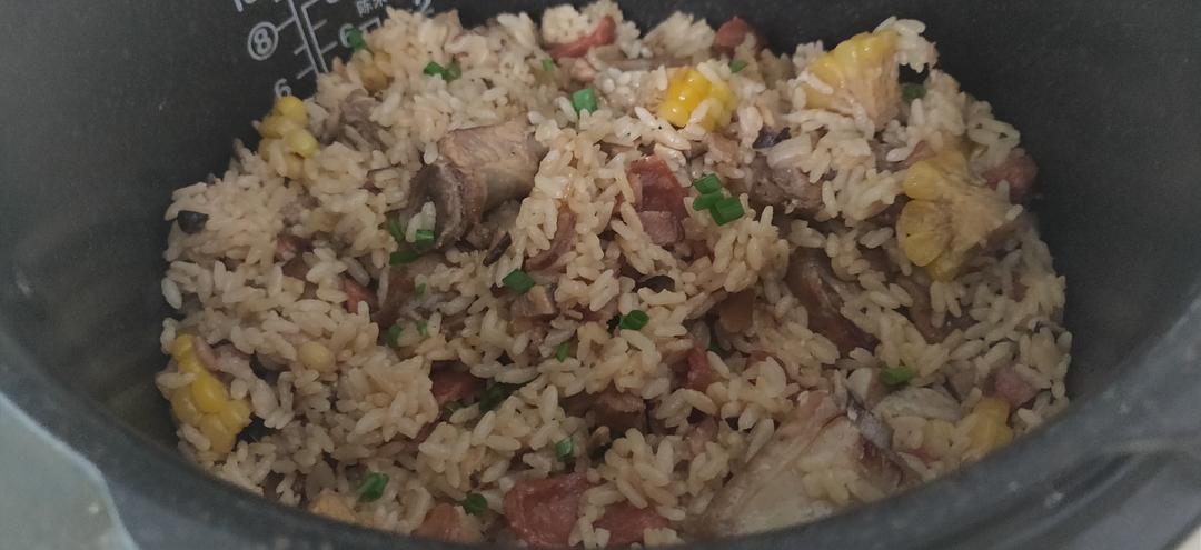 喷香排骨焖饭（爆好吃）