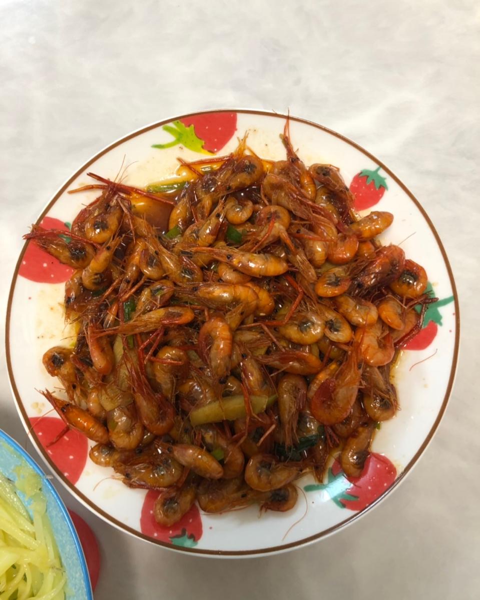 油爆小河虾
