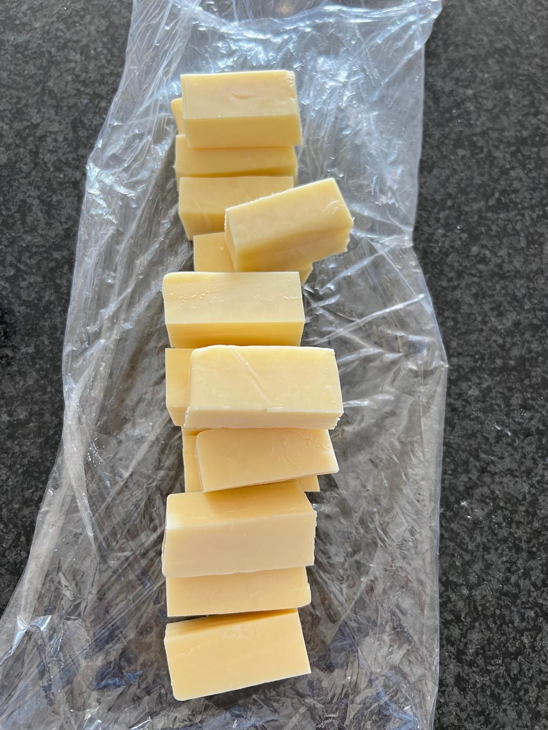 芝士香肠拉丝棒的做法 步骤4