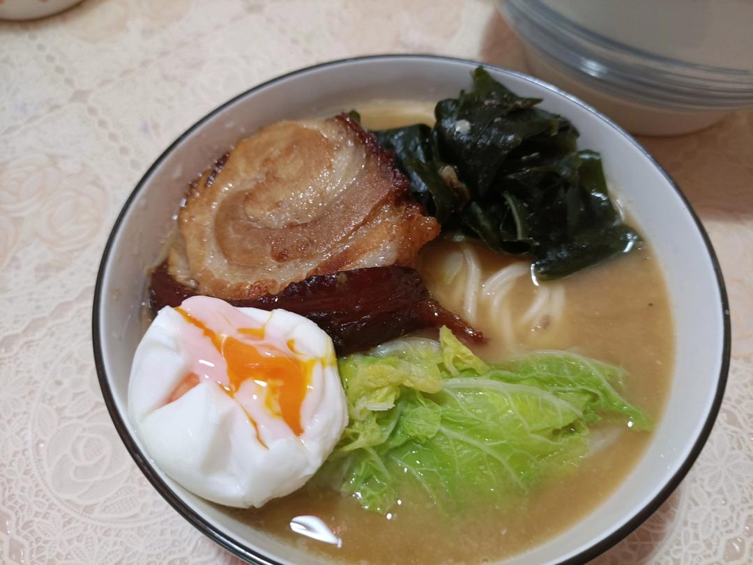 不用熬骨汤的豚骨拉面汤底