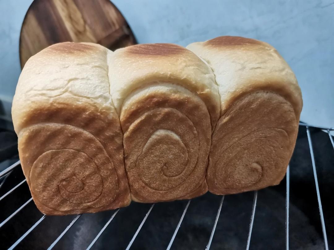 吐司，奶香手撕面包，超级香浓