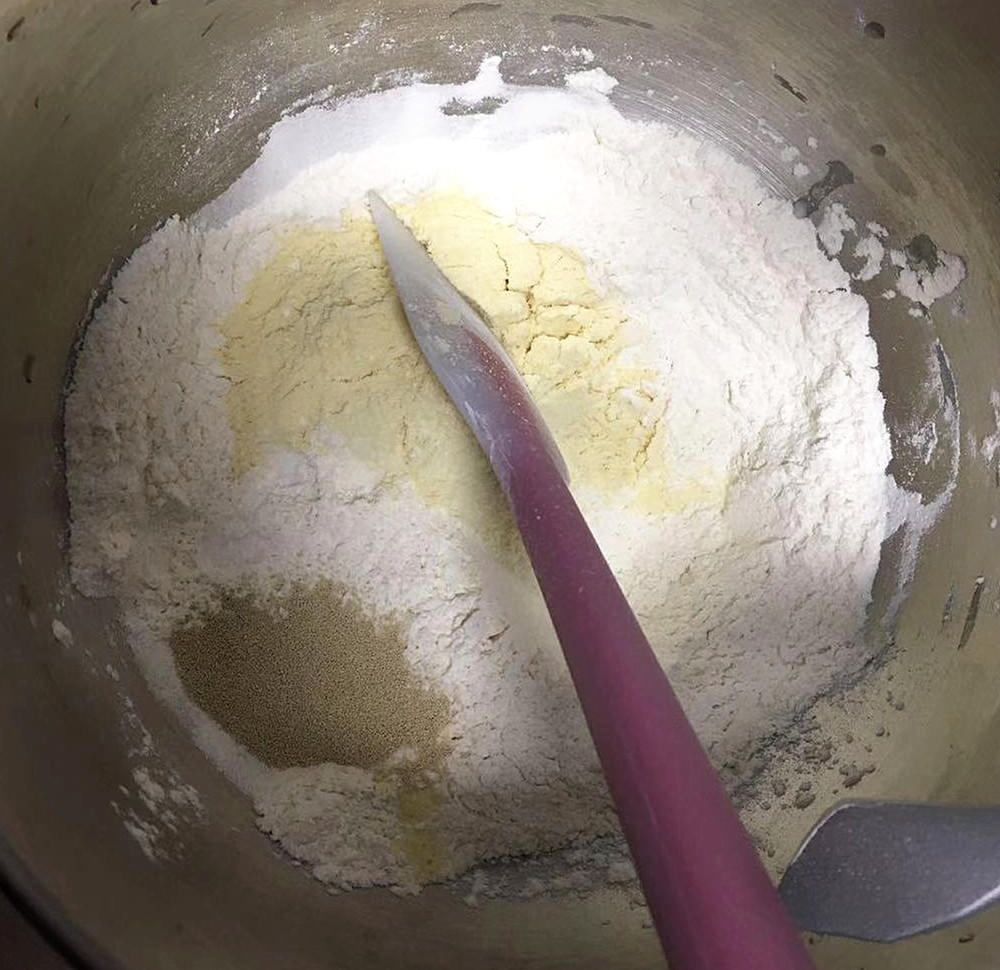 纯奶手撕吐司的做法 步骤1