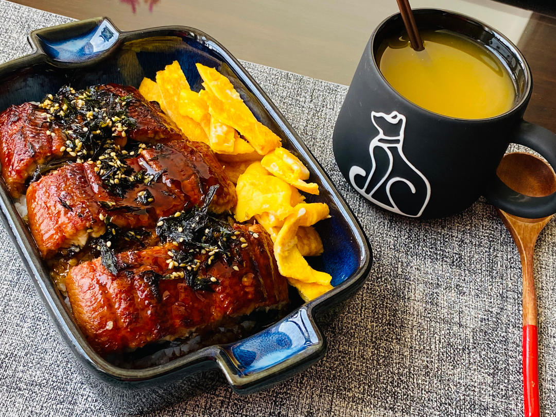 蒲烧鳗鱼饭