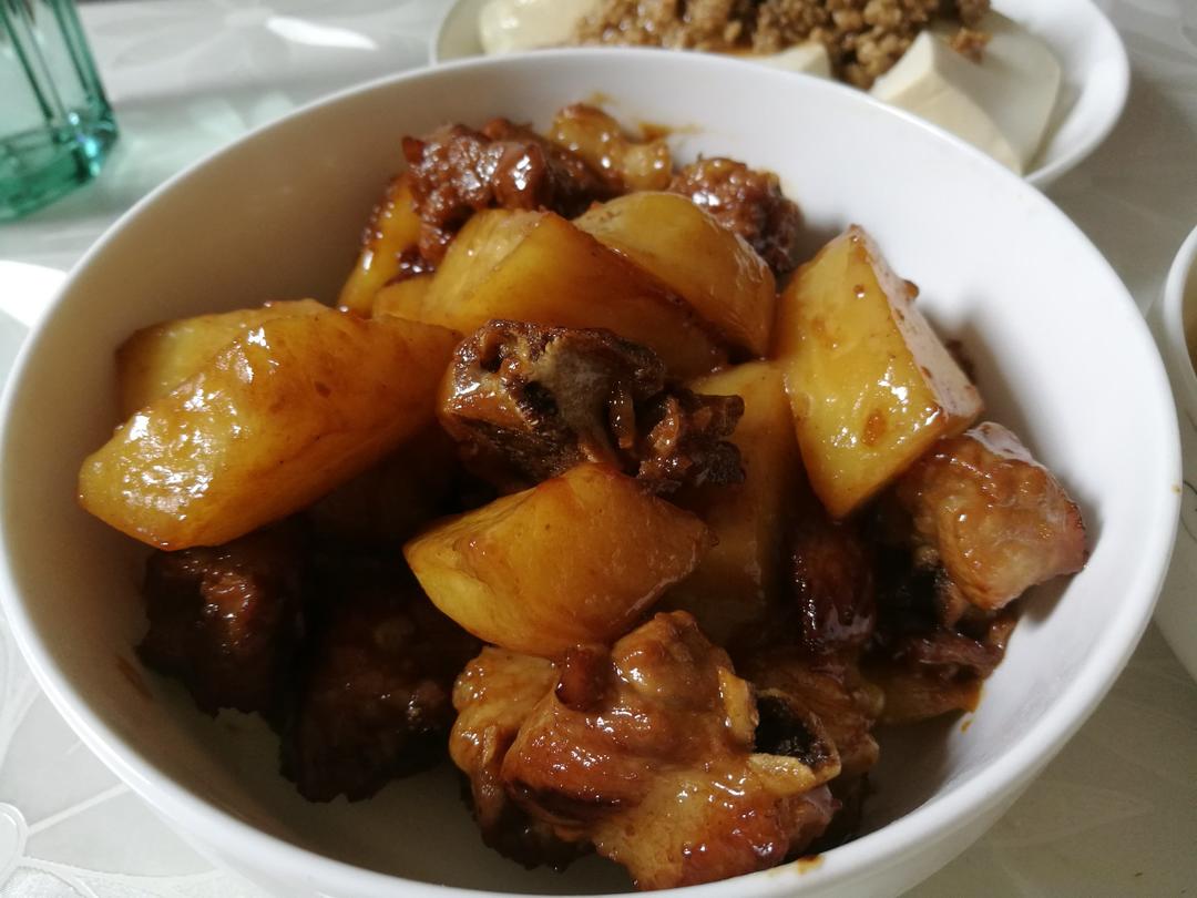 红烧排骨土豆