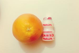 西柚养乐多果汁的做法 步骤1