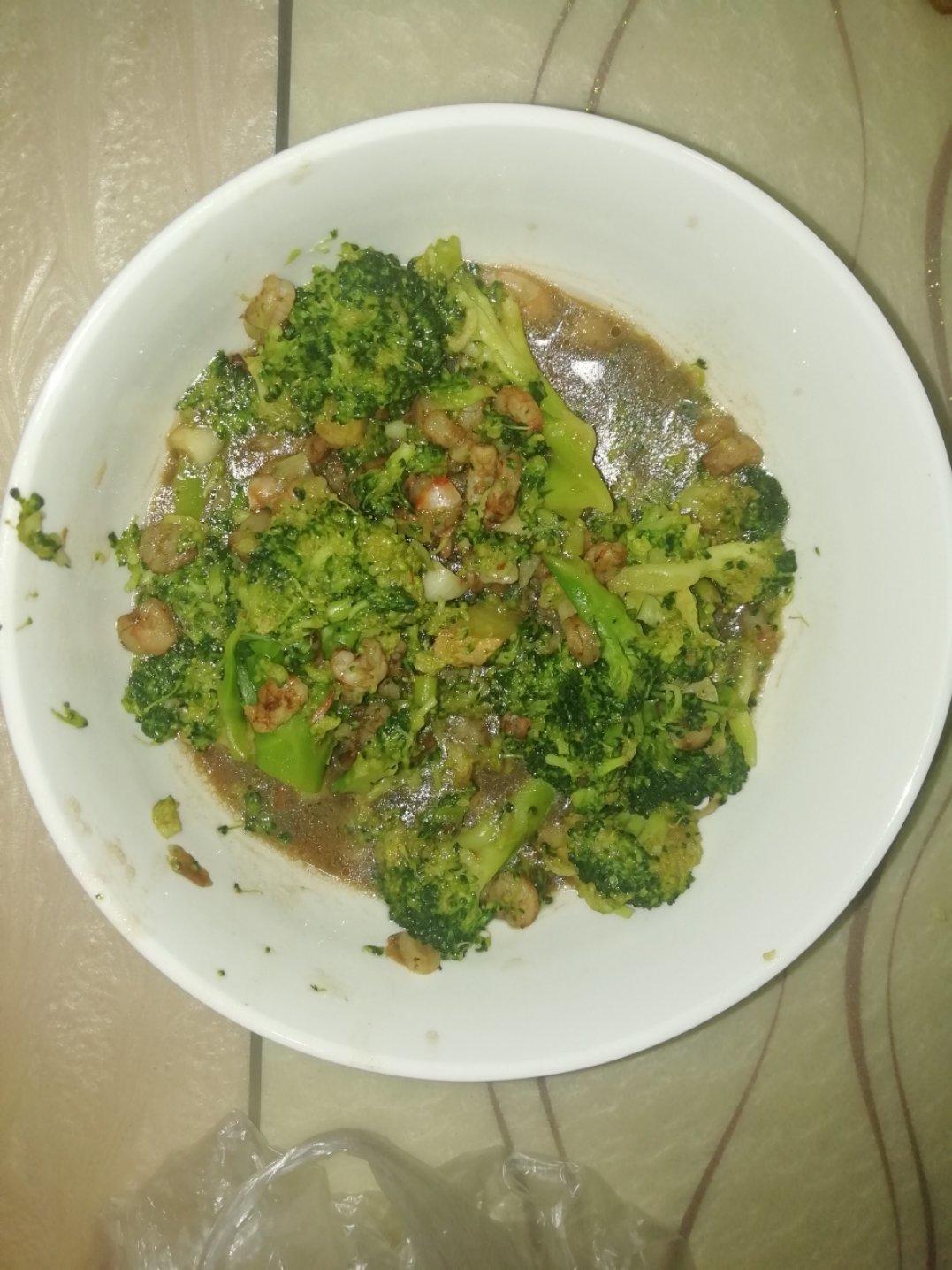 虾仁炒西兰花