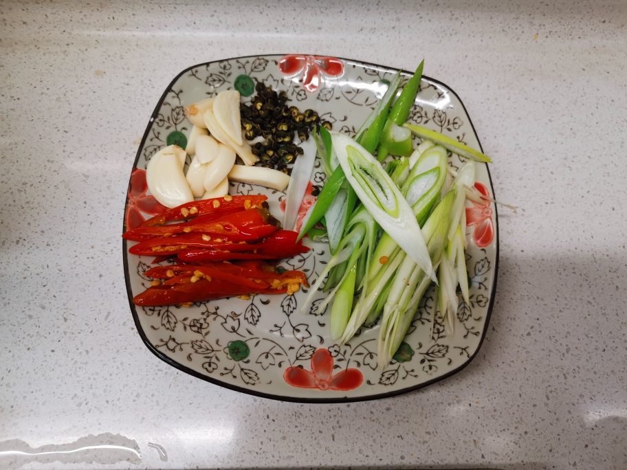 下饭神器之泡椒芹菜牛肉丝的做法 步骤2
