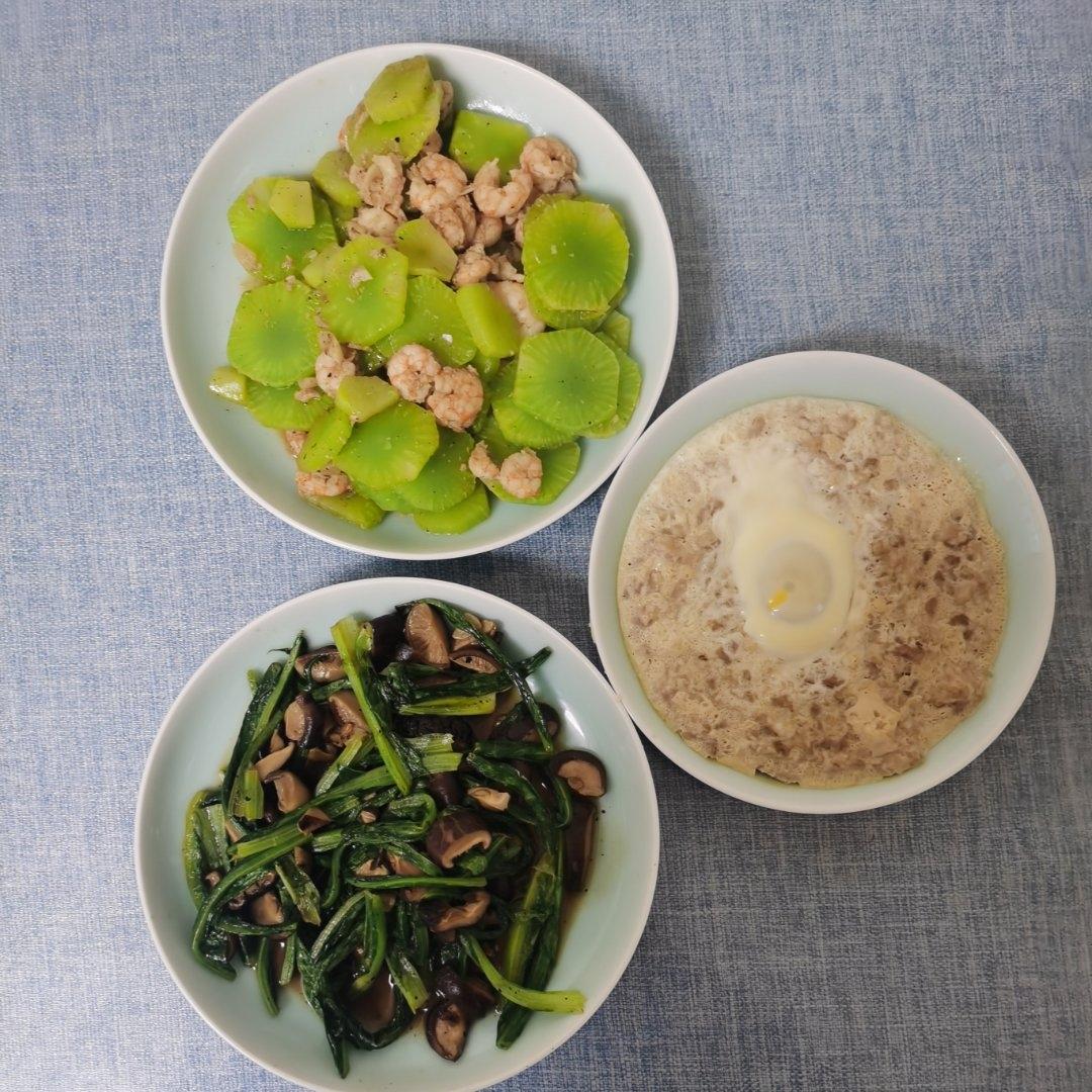 蚝油香菇油麦菜