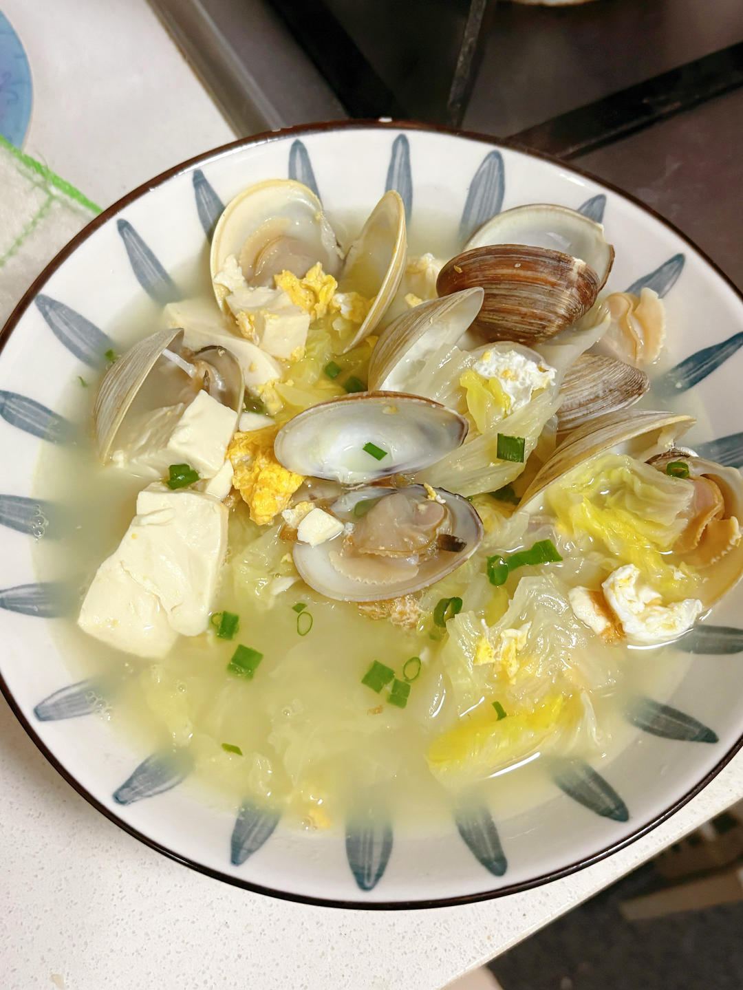 清热奶白豆腐汤！真的鲜！