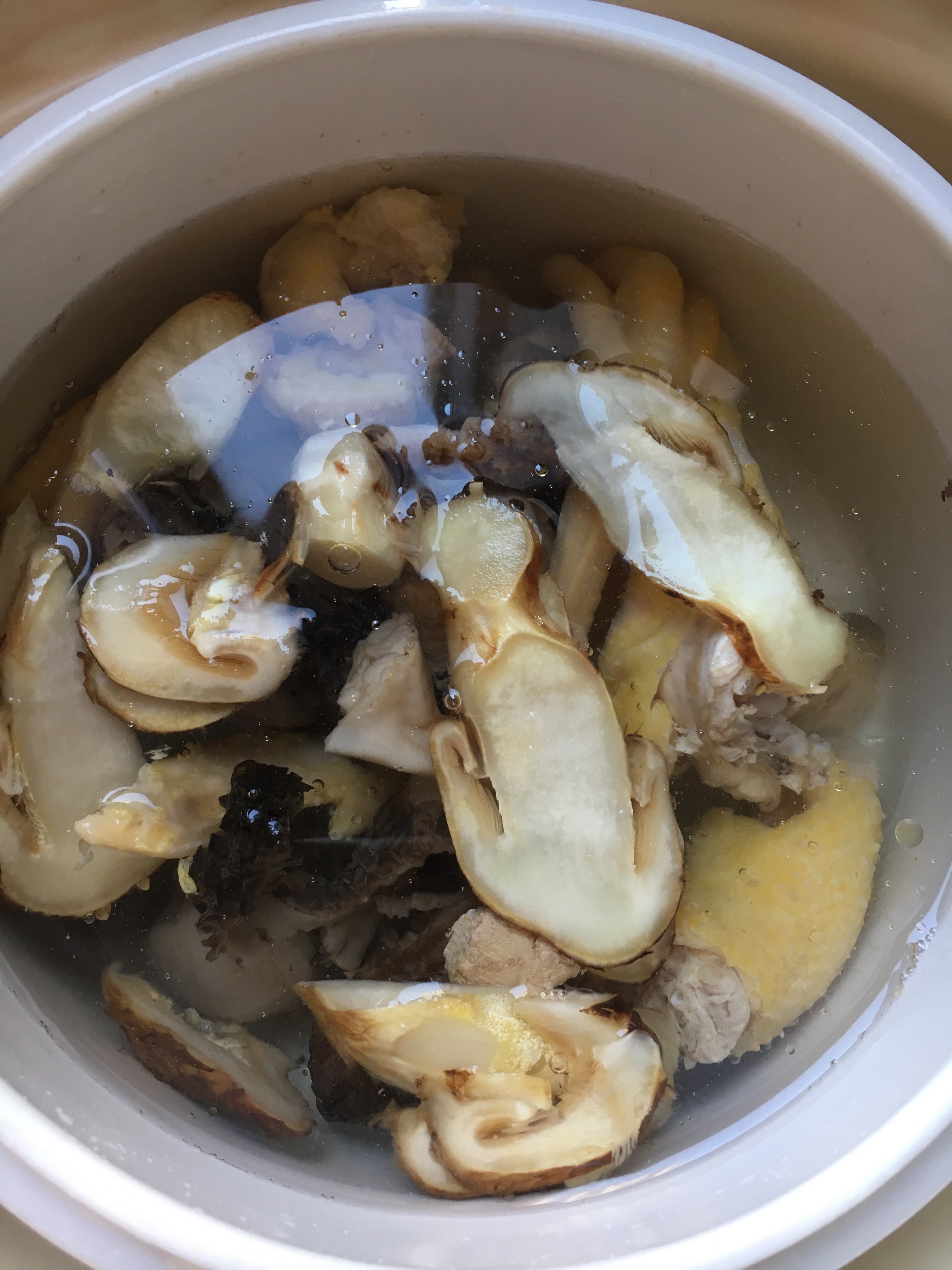 松茸羊肚菌鸡汤的做法