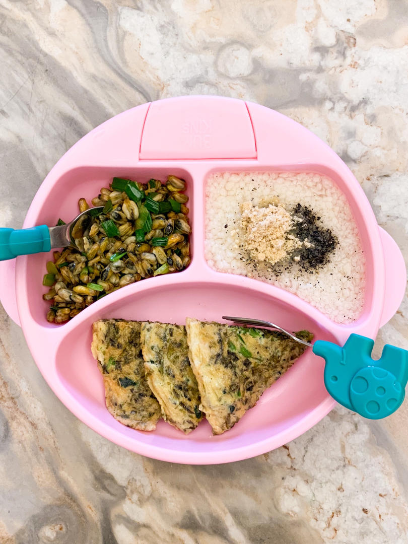 皮卡宝宝爱吃饭