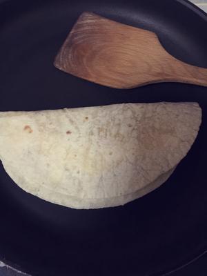 快手意式piadina （吞拿鱼卷饼） 营养美味的做法 步骤3