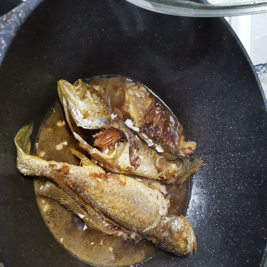 家常烧黄鱼 Yellow sea fish