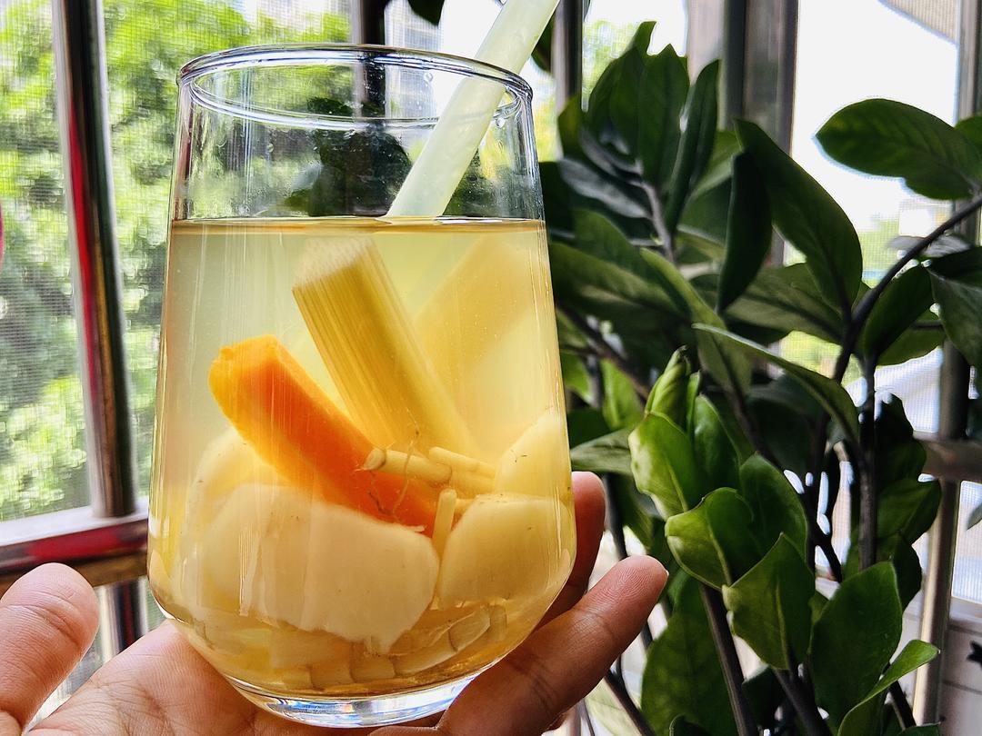 粤式清热去火汤：毛根竹蔗马蹄饮，甜美好喝的做法