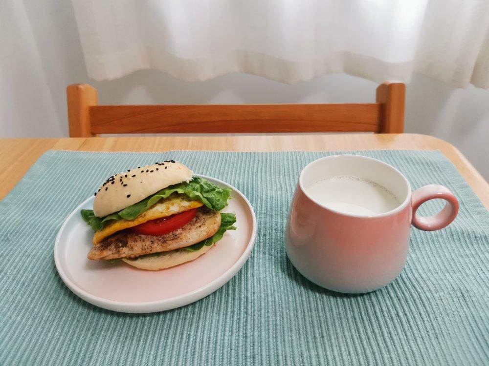 鸡胸肉全麦汉堡
