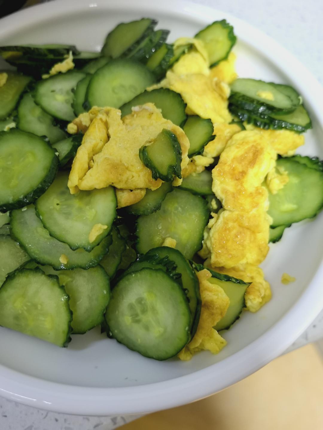 黄瓜炒鸡蛋 （青瓜炒鸡蛋）