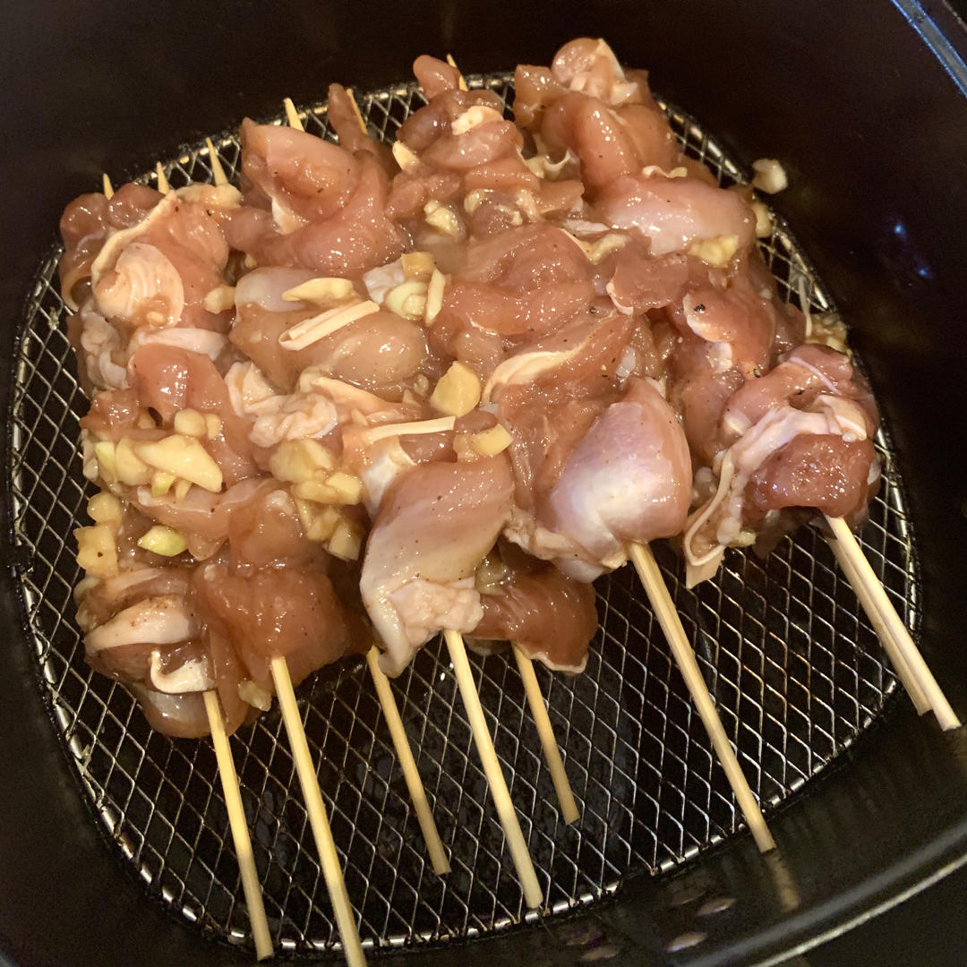 好吃的烧烤鸡肉串🍢小孩大人都爱吃～香煎也很棒～烤箱烤也行