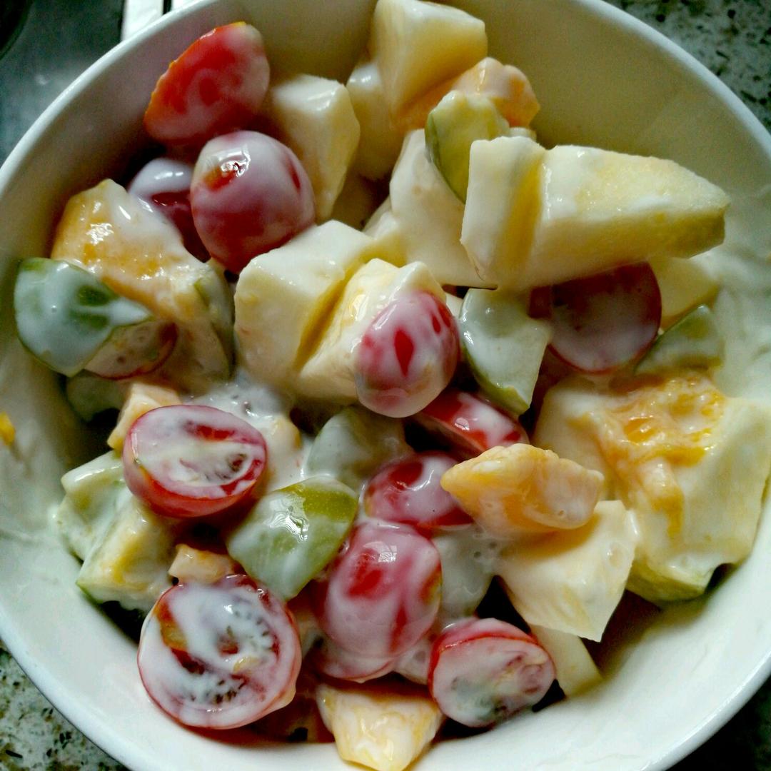 橙zii做的酸奶水果沙拉