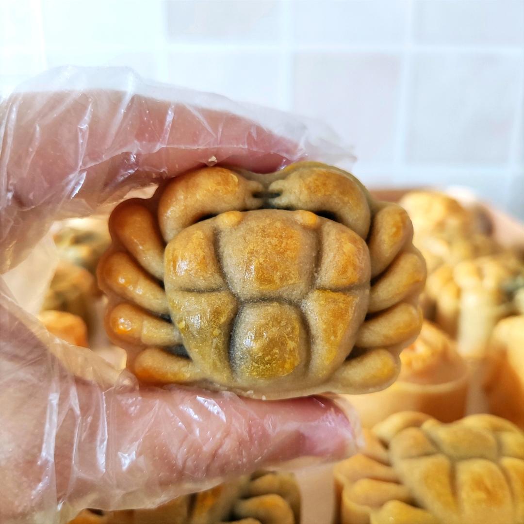 广式月饼—蛋黄莲蓉月饼