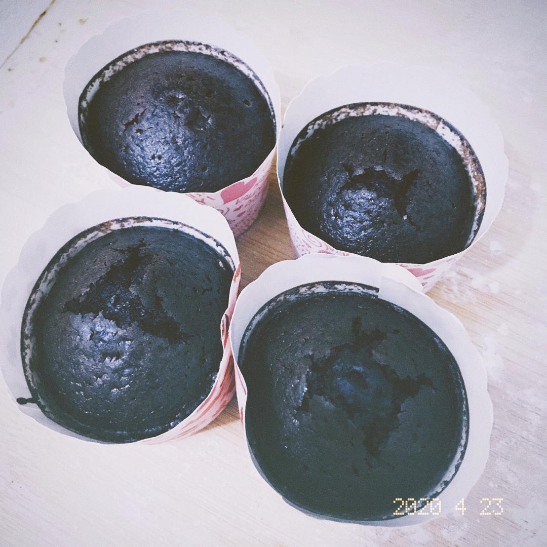 巧克力朗姆酒杯子蛋糕