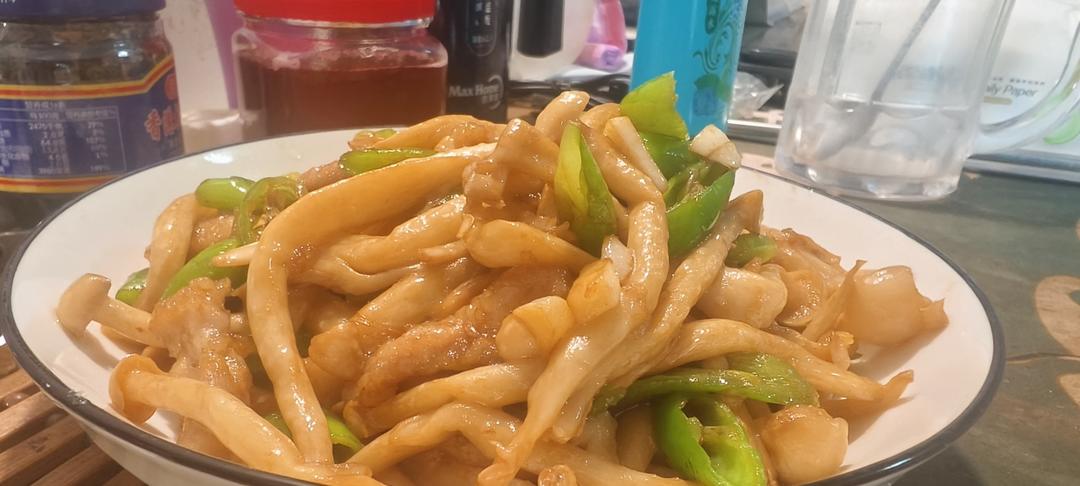 光盘神器海鲜菇炒青椒