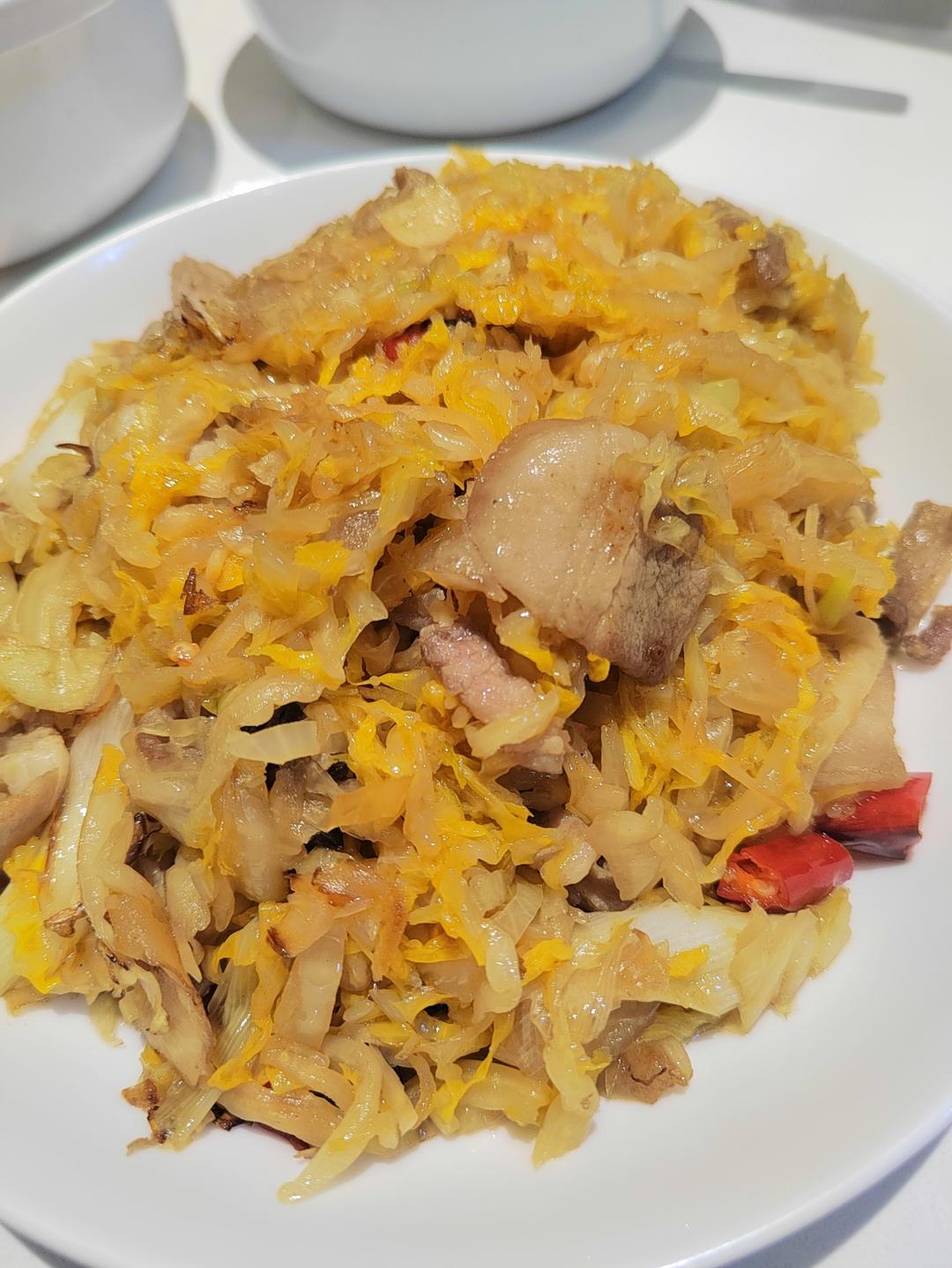 五花肉炒酸菜(东北酸菜)