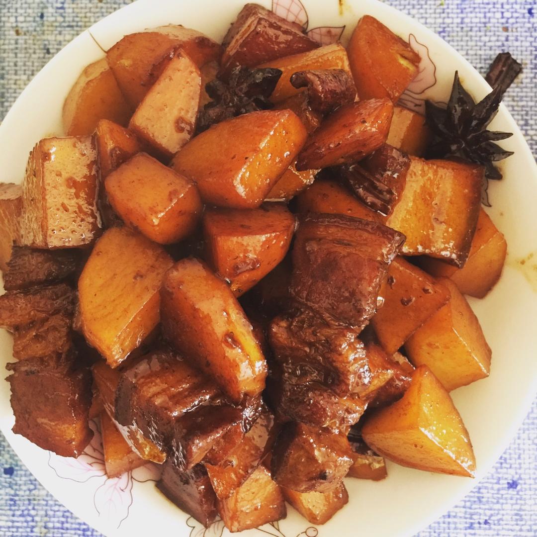 土豆红烧肉