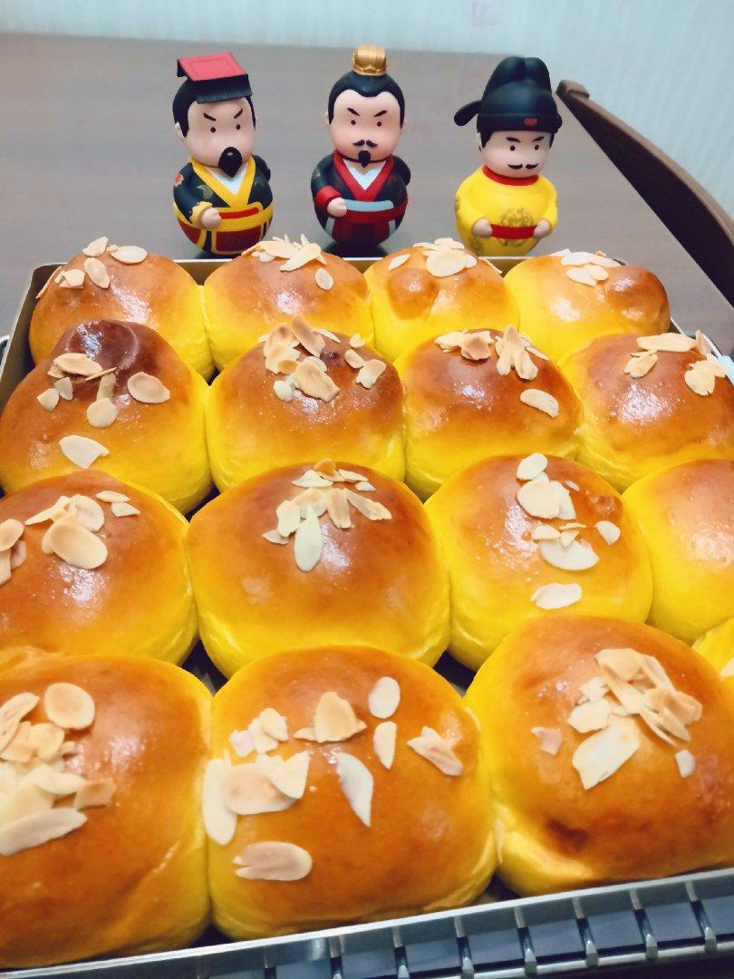 南瓜奶油小餐包（一次发酵）