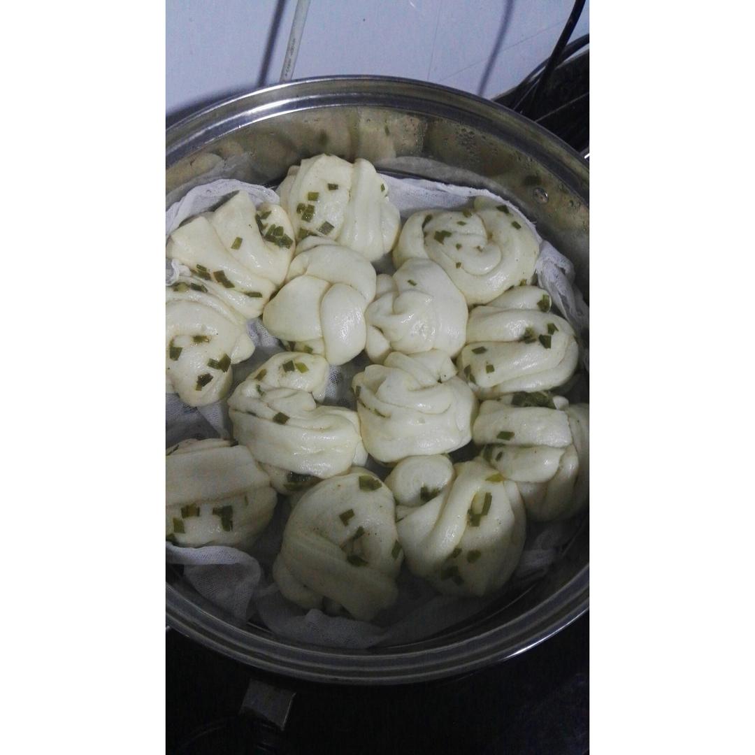 葱油花卷 Steamed Roll