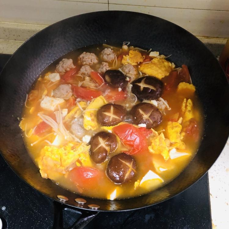 西红柿菌菇豆腐汤
