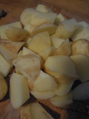 减脂餐，低油好吃的土豆炖茄子的做法 步骤2