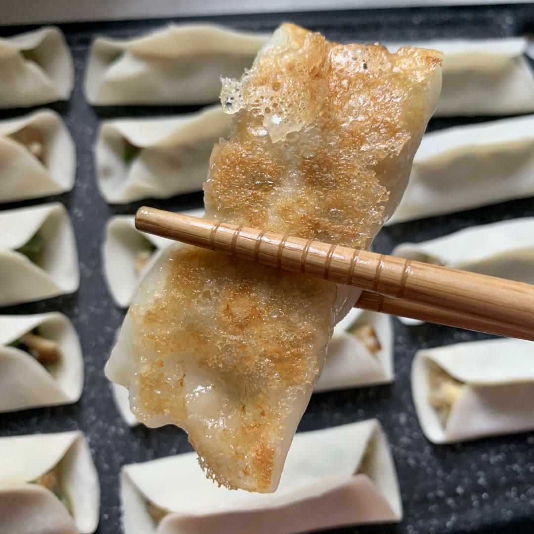 家常版快手煎饺(真的10分钟搞定)