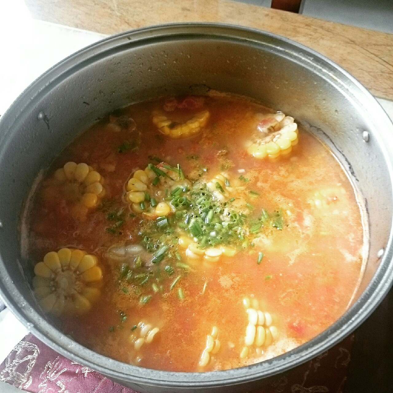 番茄土豆玉米排骨汤