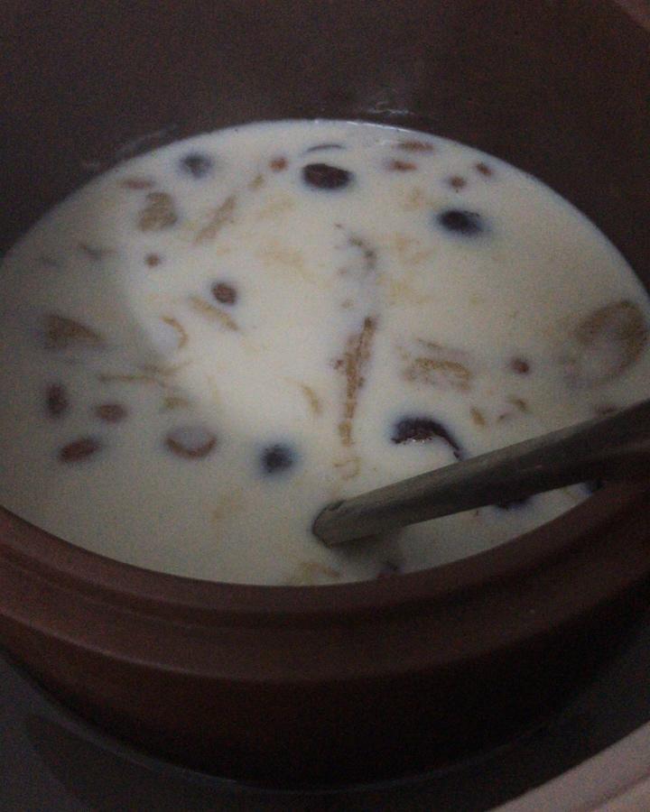 牛奶炖花胶