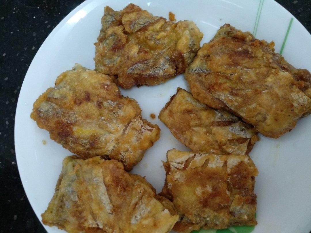 厨师长教你：“干煎带鱼”的家常做法，味道很赞，先收藏起来