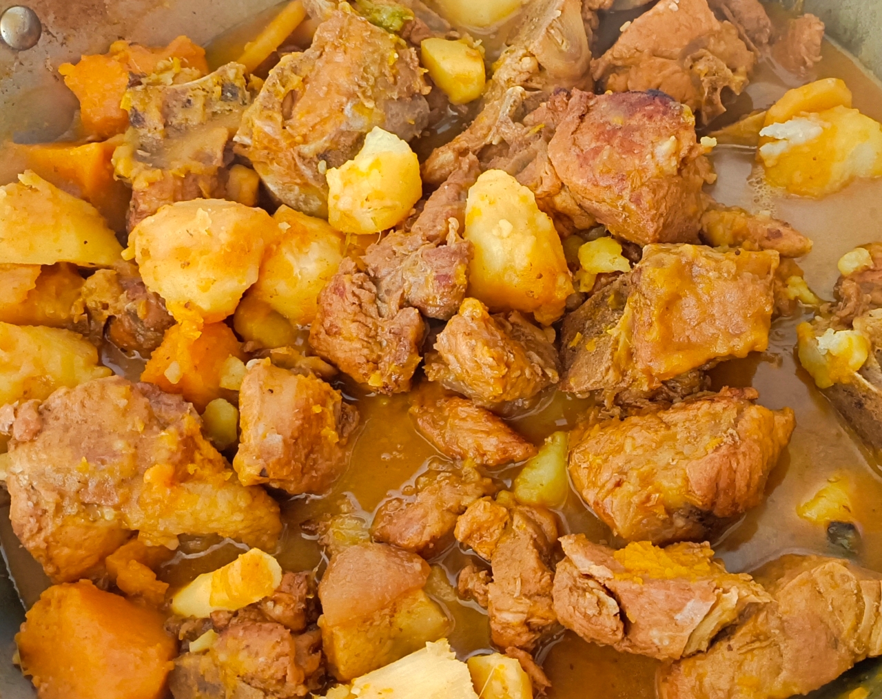 糯叽叽超下饭的排骨土豆🎃的做法
