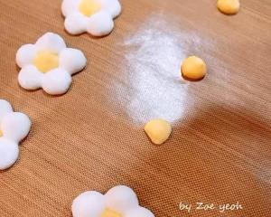 小花花酸奶溶豆 - 有颜值的酸奶造型溶豆 | 原创造型溶豆的做法 步骤13