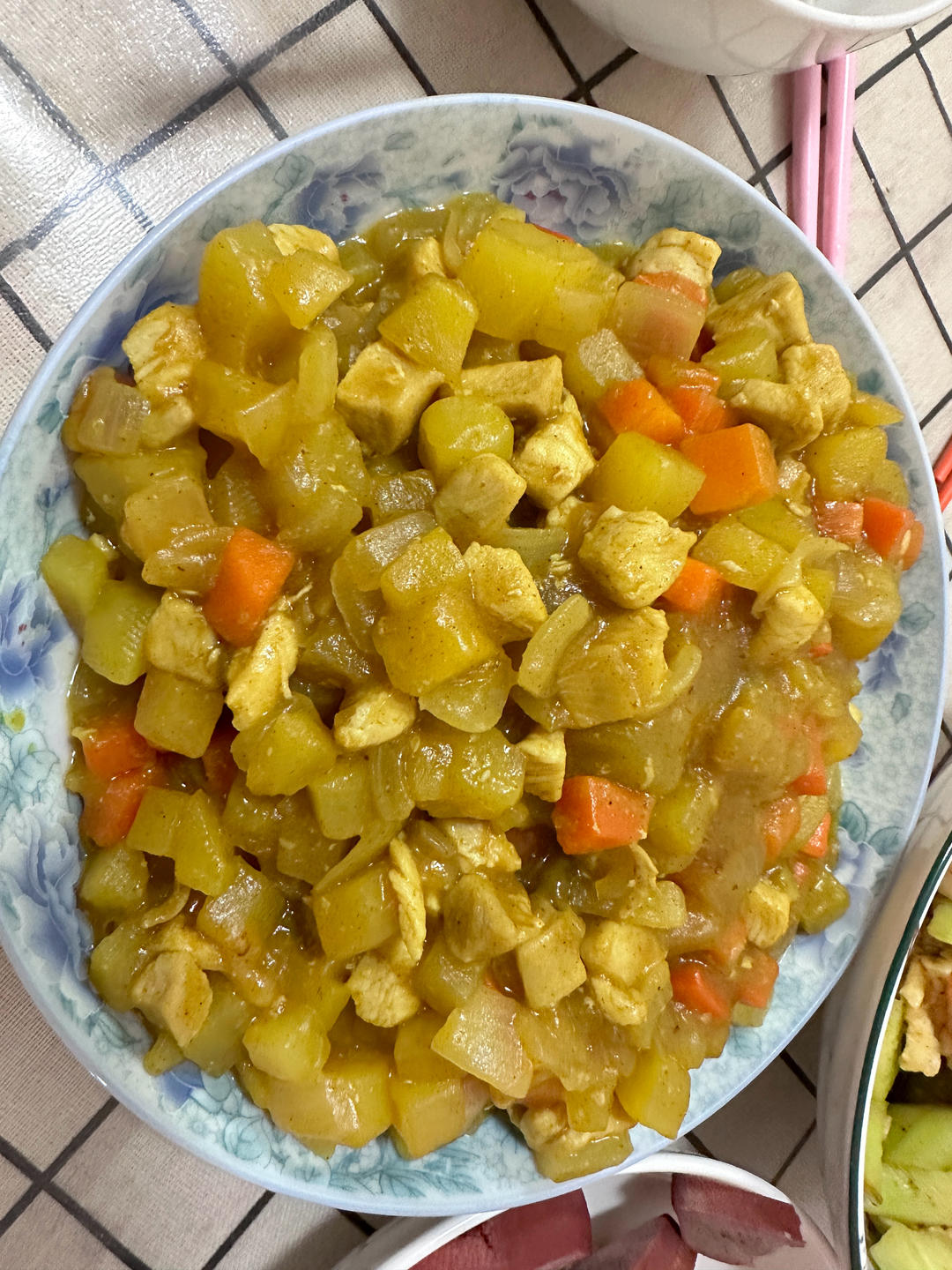 百梦多（好侍）咖喱鸡丁（洋葱胡萝卜土豆炒鸡胸）