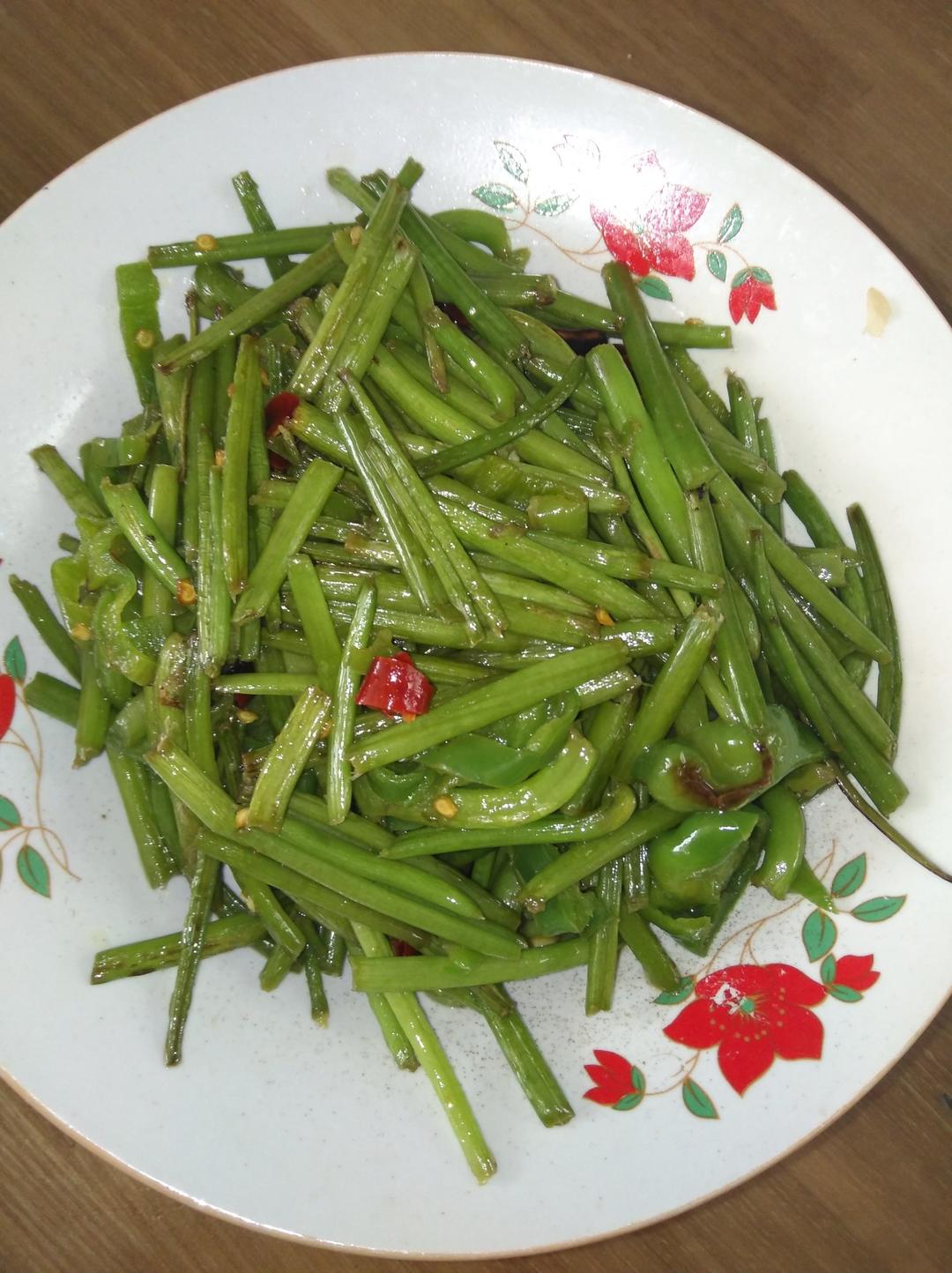 陆露1206做的清炒红薯梗